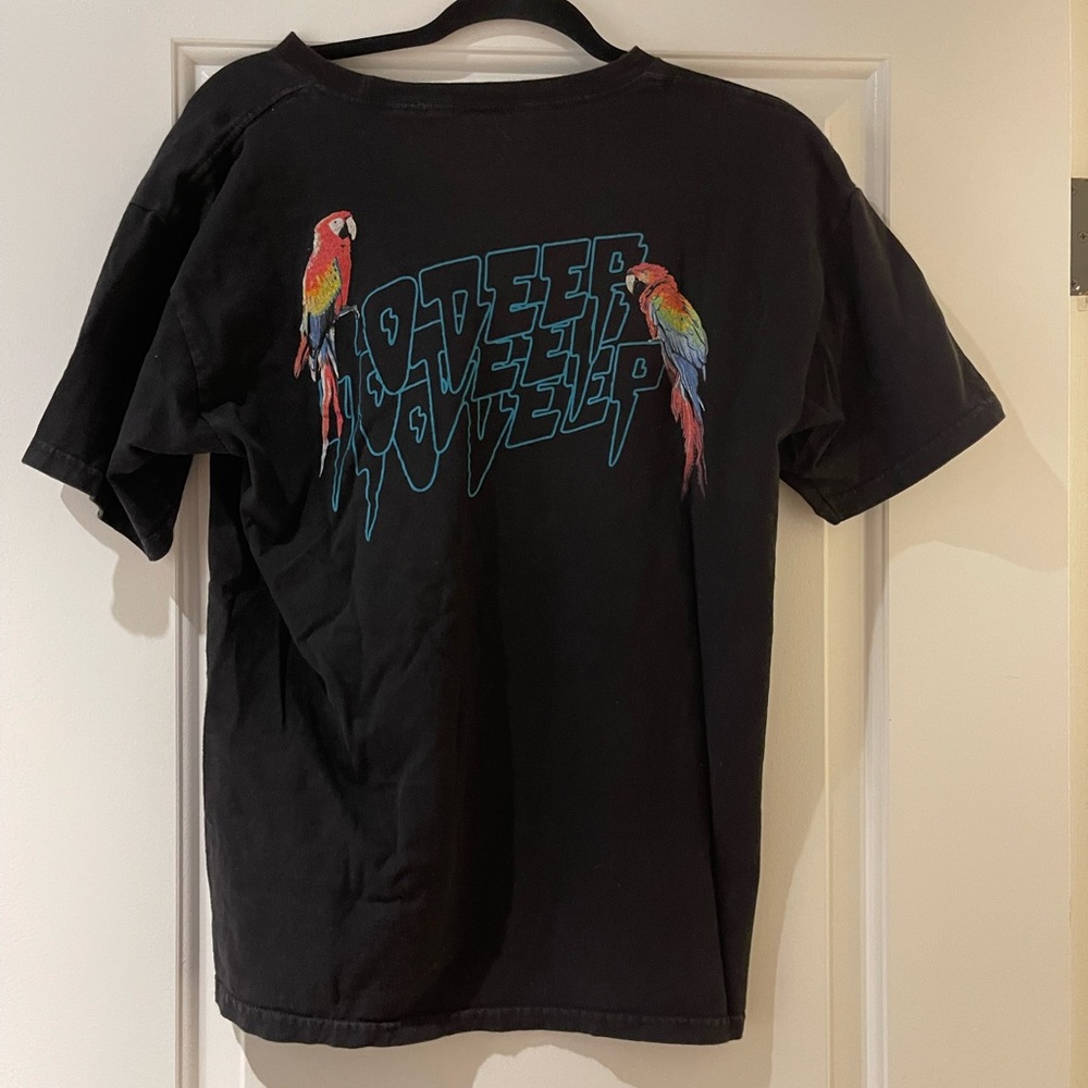 10 Deep graphic tee size medium